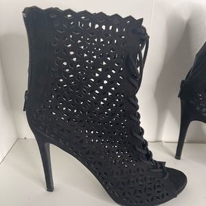 Back heel botties cut out